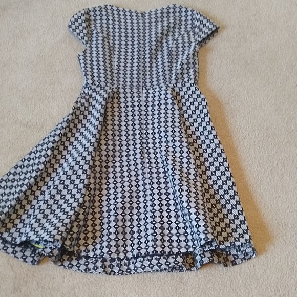 Jacquard Circle Maeve Dress - Picture 4 of 4